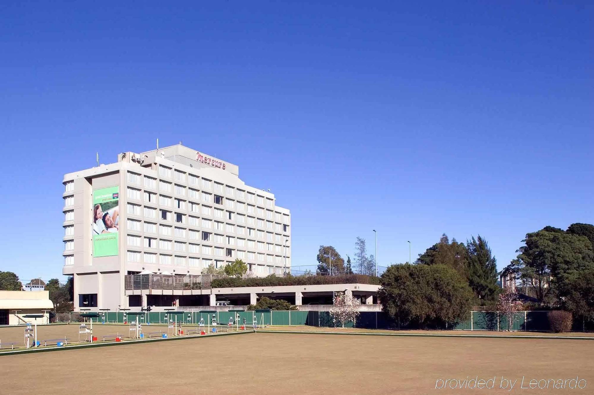 Mercure Sydney Parramatta Rosehill Exterior photo