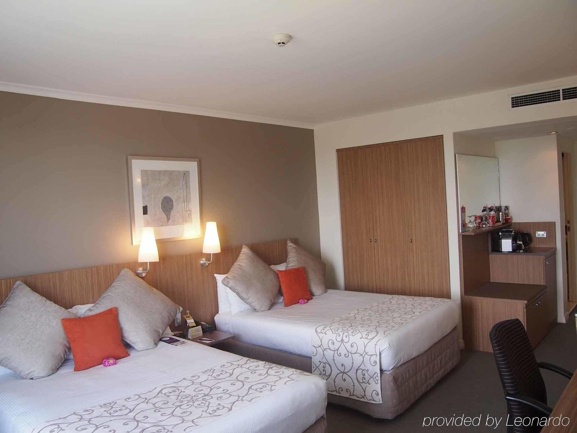 Mercure Sydney Parramatta Rosehill Exterior photo